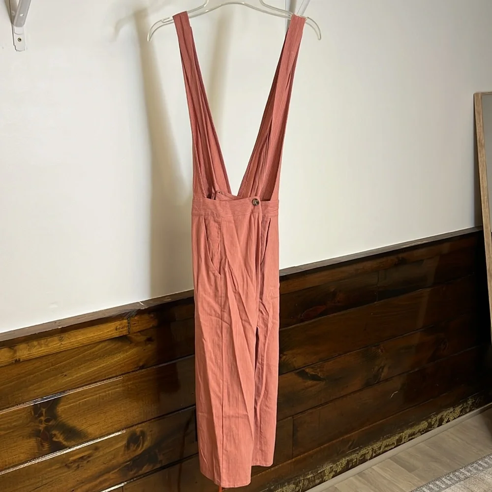 NWT One Clothing Salmon Colored‎ Criss Cross Back Cropped Jumpsuit- M - Picture 2 of 7